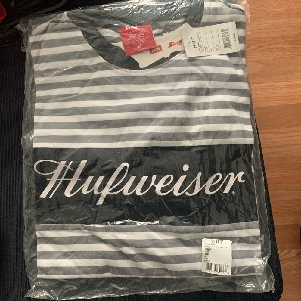 HUF brand new short sleeve knit size m